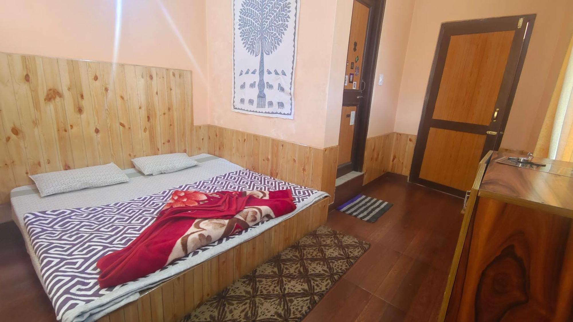 Trinity Homestay Kasol Exteriör bild