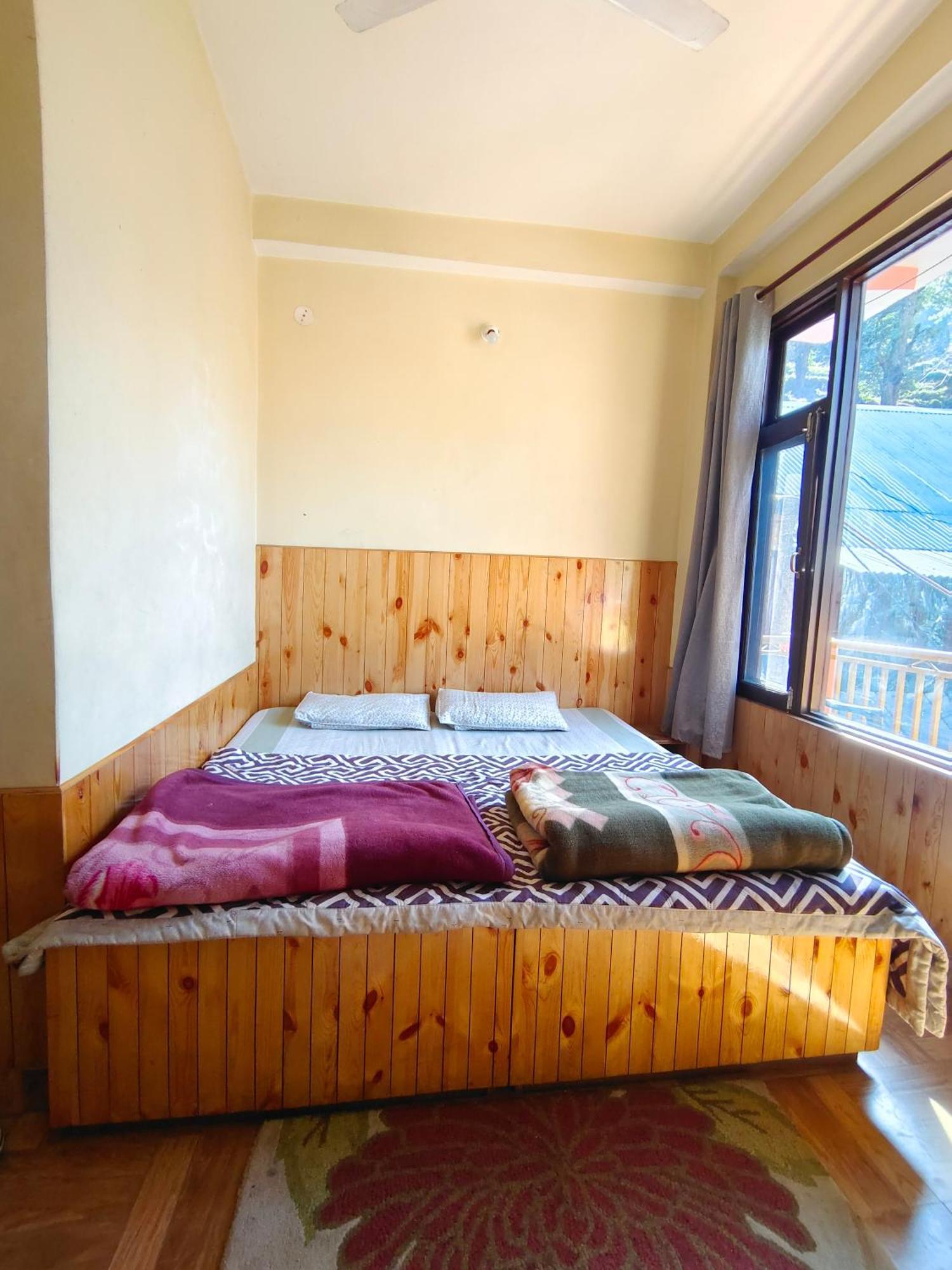 Trinity Homestay Kasol Exteriör bild