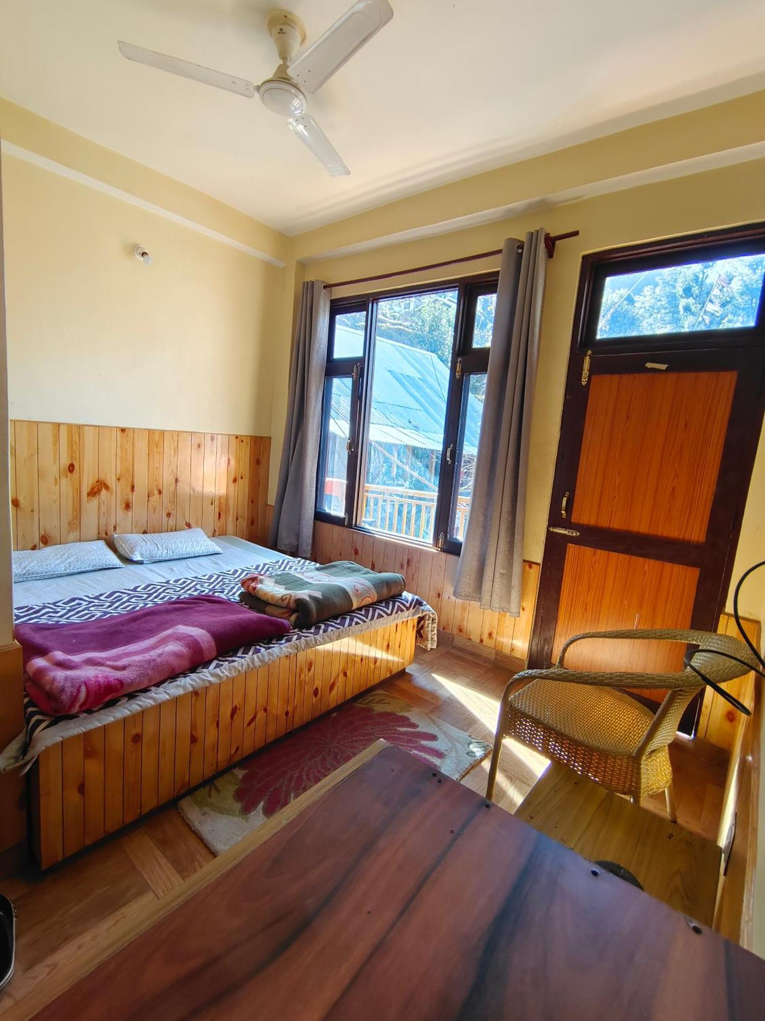 Trinity Homestay Kasol Exteriör bild